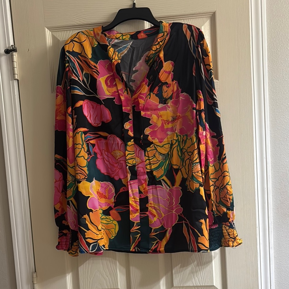 Elegant Floral Women's Blouse in Black and Pink